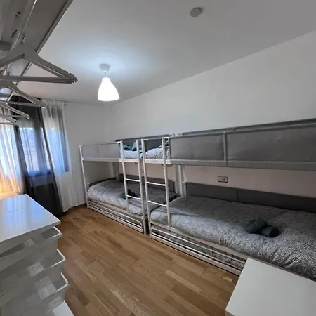 Apartamento En Sabinanigo Para Grupos Con Gran Terraza