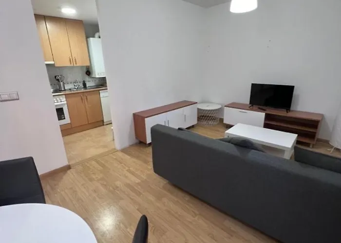 En Sabiñánigo Grupos Con Amplia Y Soleada Terraza Apartamento *