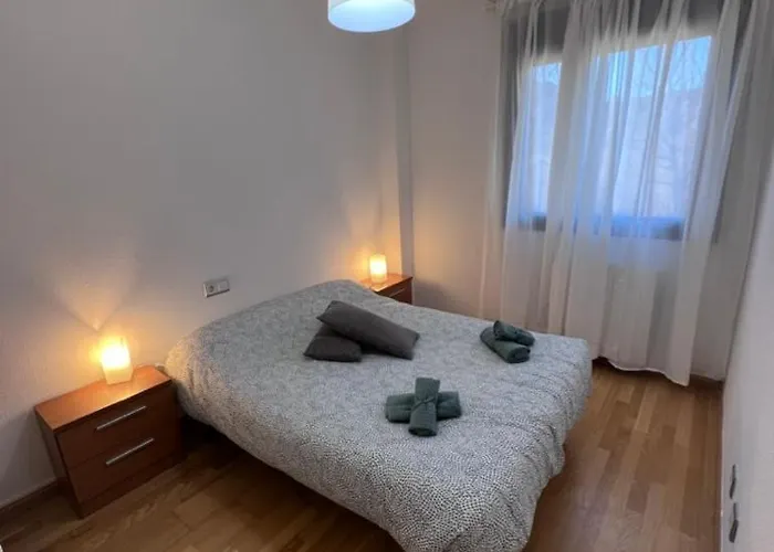 En Sabiñánigo Grupos Con Amplia Y Soleada Terraza * Huesca