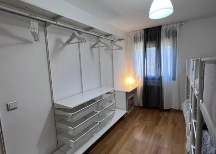 En Sabiñánigo Grupos Con Amplia Y Soleada Terraza Huesca