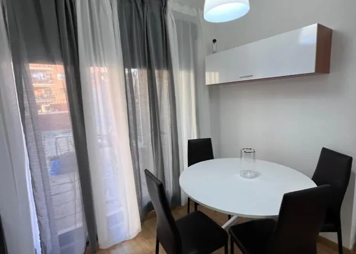 En Sabiñánigo Grupos Con Amplia Y Soleada Terraza Apartamento