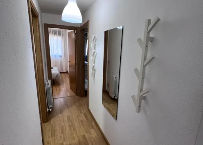 En Sabiñánigo Grupos Con Amplia Y Soleada Terraza * Huesca