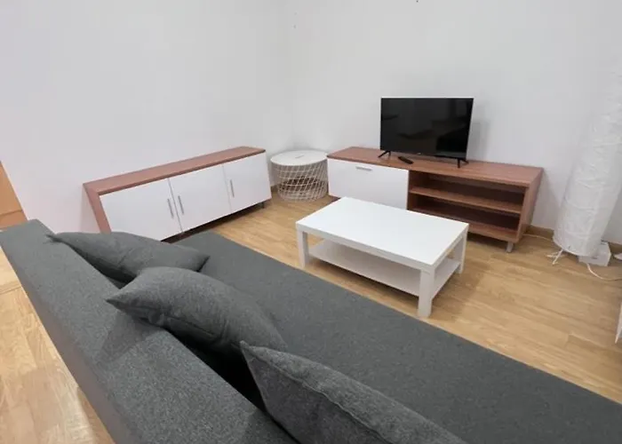 En Sabiñánigo Grupos Con Amplia Y Soleada Terraza